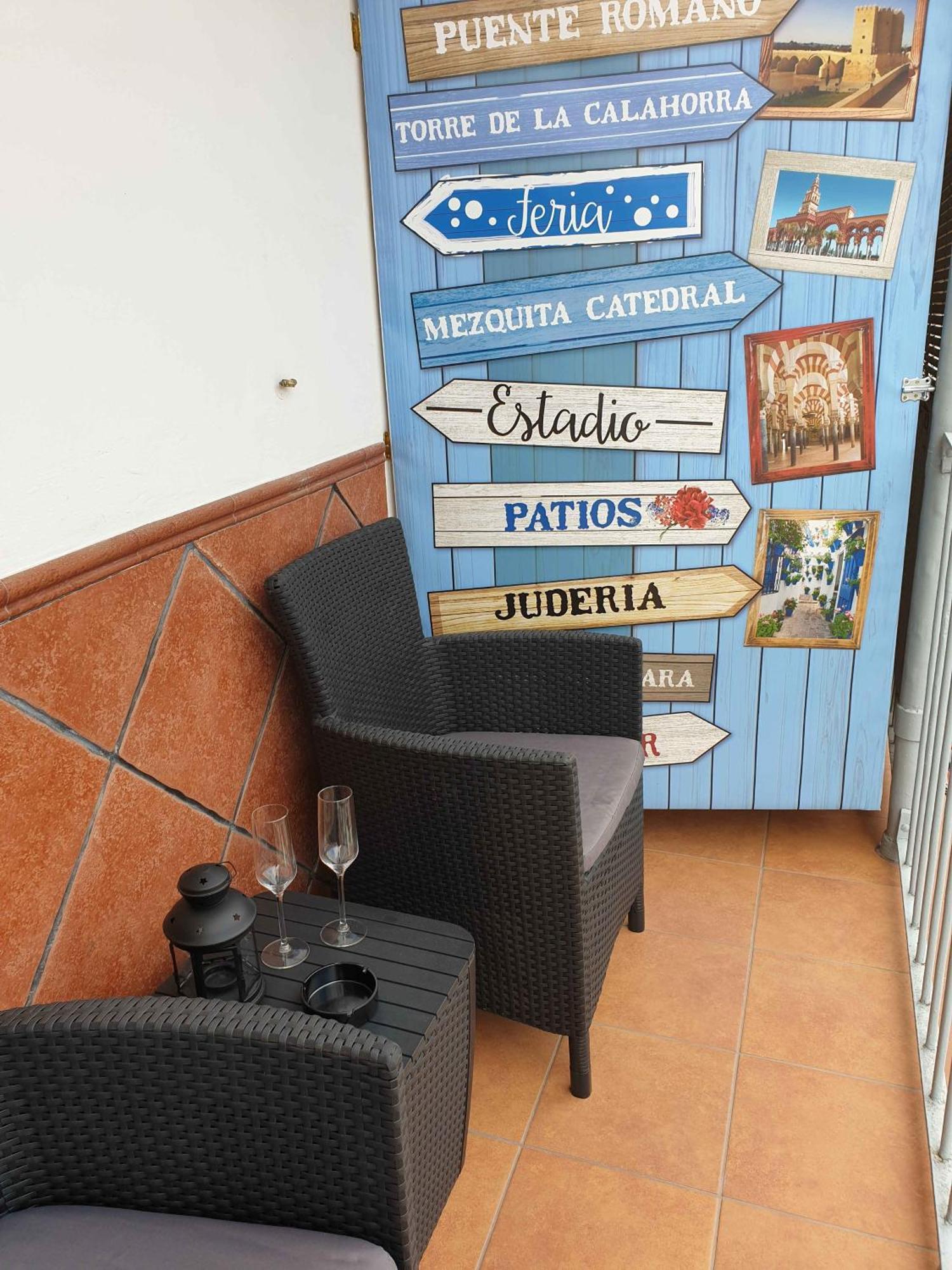Apartamentos En Cordoba, Puente Romano Y Torre Calahorra Екстериор снимка